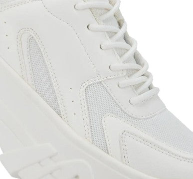 BELINDA PEREGRIN tenis urbano