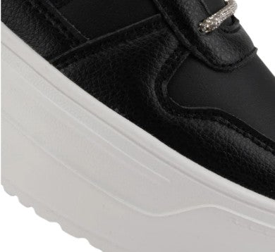 BELINDA PEREGRIN tenis urbano